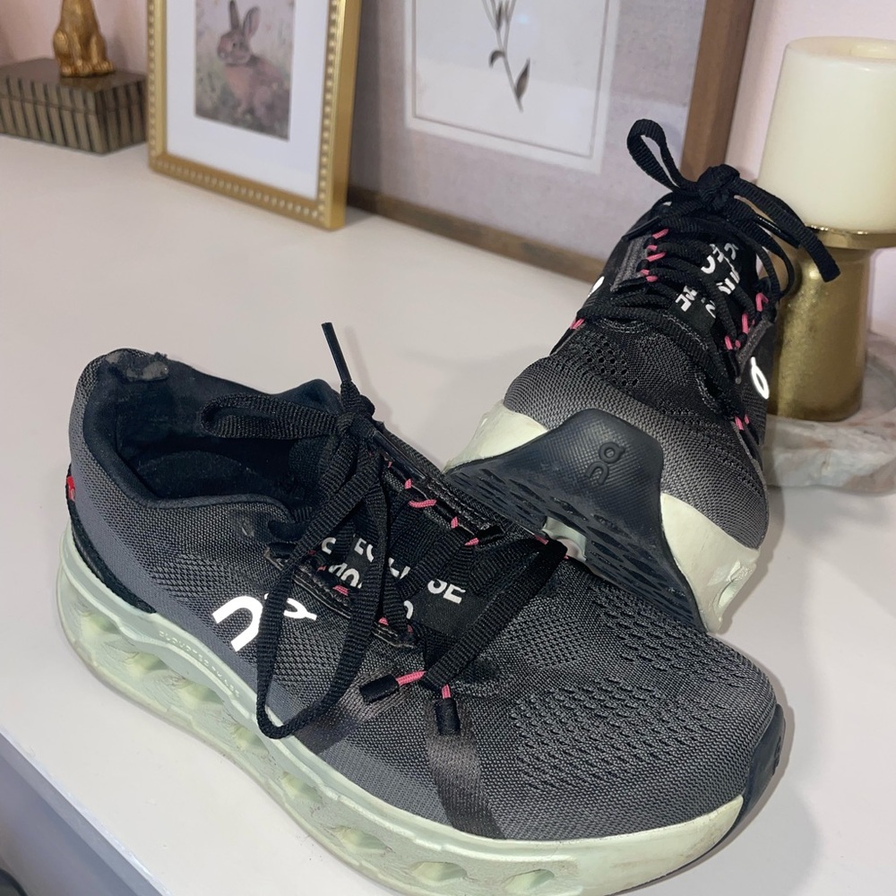 Women’s On Running Cloudeclipse - image 1